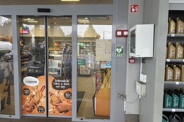 AED-na-bencinskem-servisu-MOL