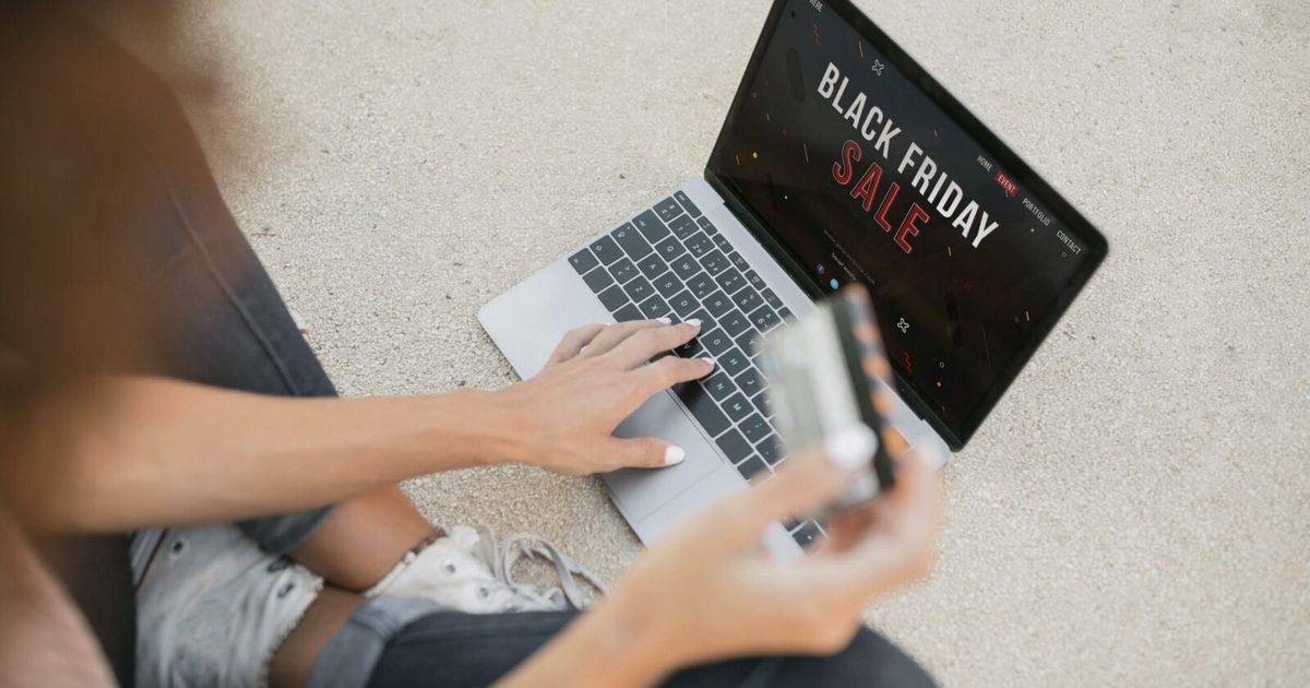 woman-wanting-buy-something-black-friday-laptop